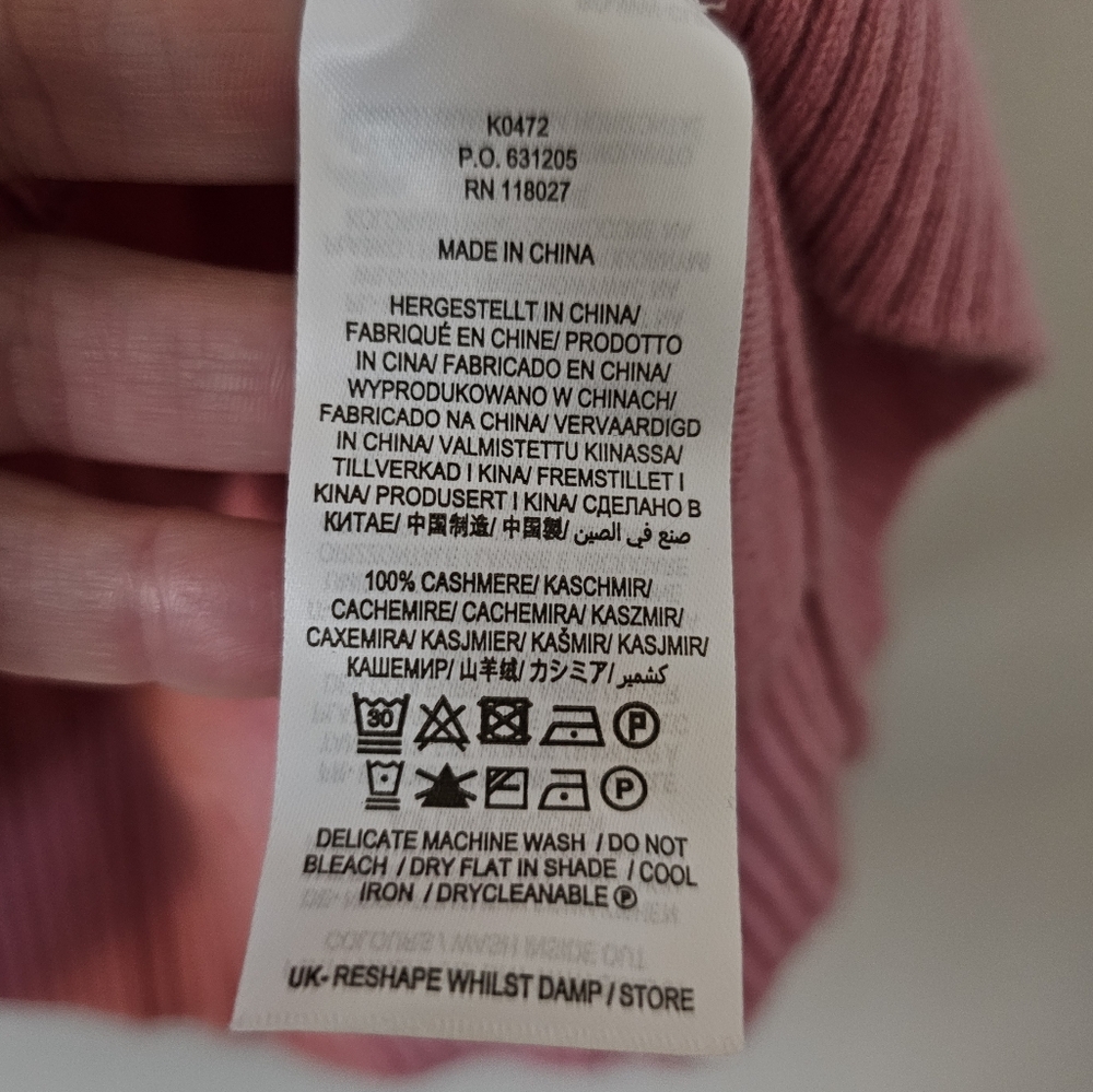 Boden Cashmere V Neck Sweater - Picture 5 of 6